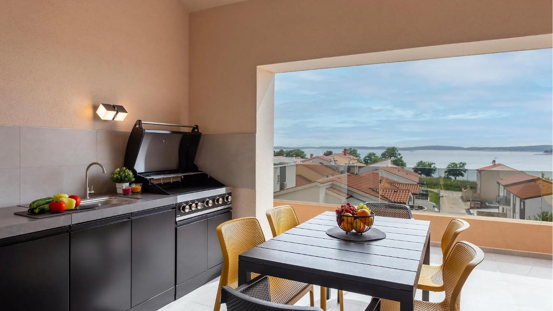 4 Bedroom Nice Home In Medulin
